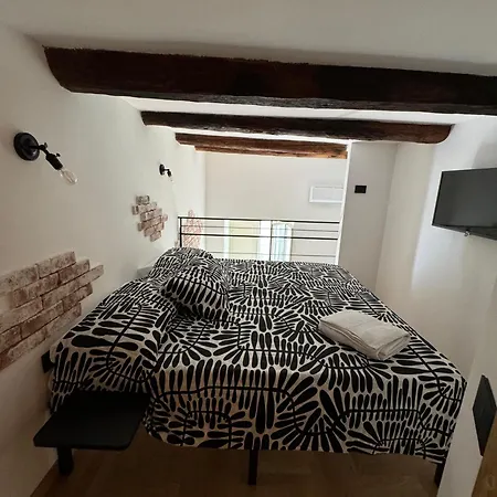 Delta Urban Loft Διαμέρισμα Νάπολη